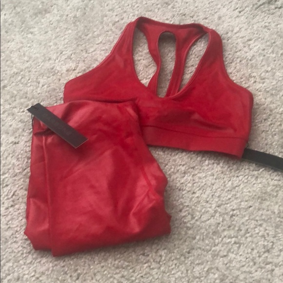 SOLD- Carbon38 Bra & Leggings Set - Picture 3 of 4